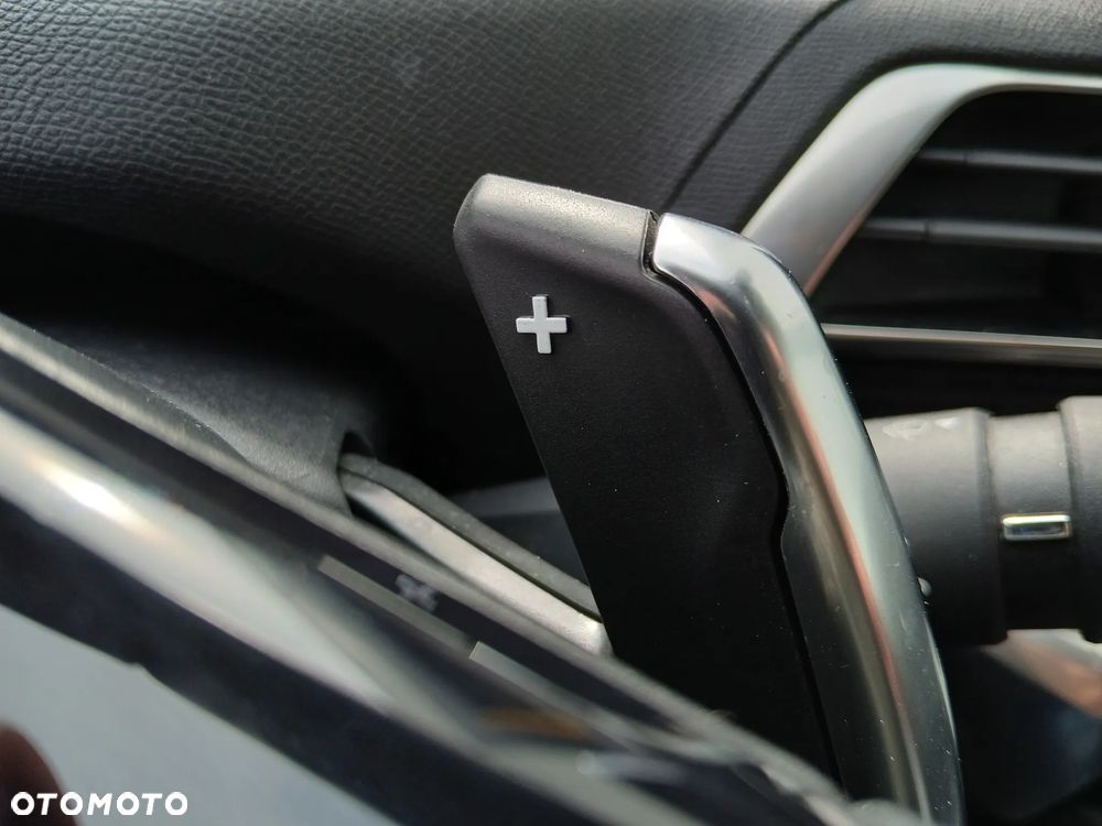 Peugeot 5008 1.6 PureTech Allure S&S EAT8 - 23