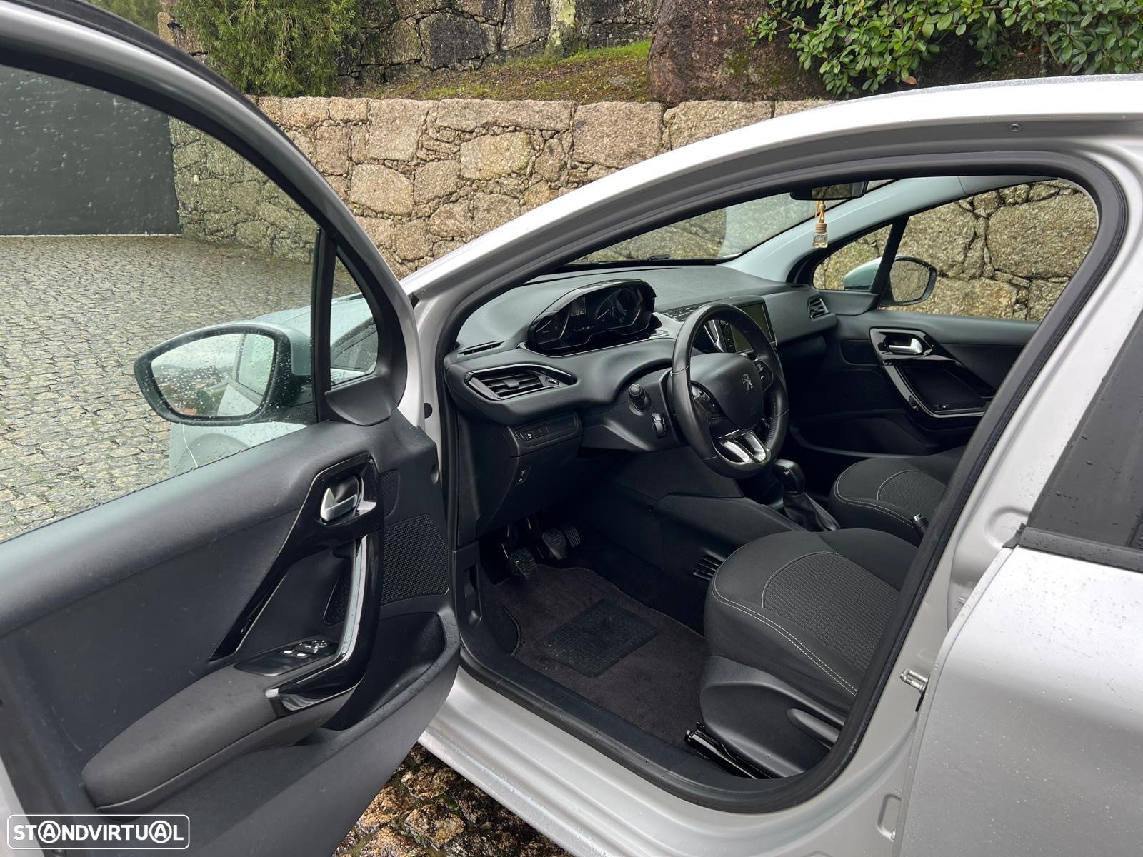 Peugeot 208 1.6 BlueHDi Style - 17