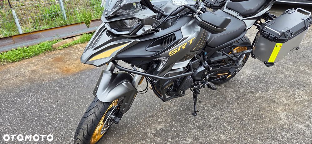 QJMOTOR 900 SX - 6