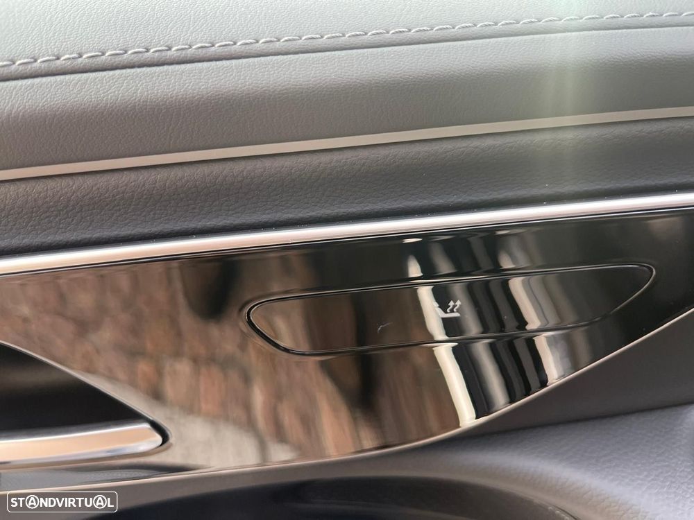 Mercedes-Benz E 300 e AMG Line - 33