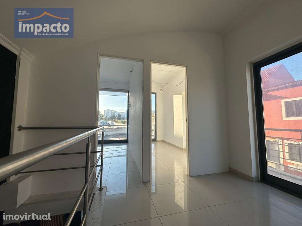 LOJA PÓVOA DE SANTA IRIA, RC e 1 Piso e garagem, possibilidade de t... - Grande imagem: 4/23