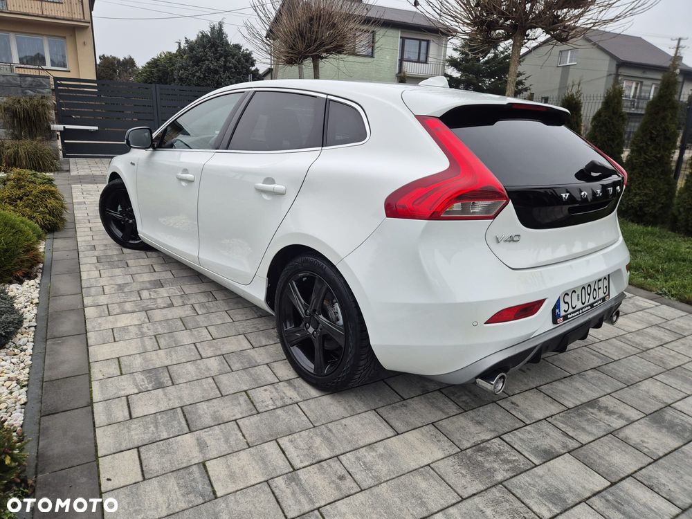 Volvo V40 D2 R Design - 19