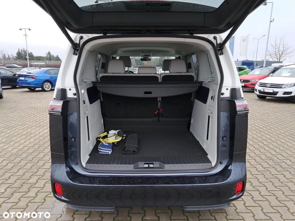 Volkswagen ID. Buzz 150 kW (204 PS) / skrzynia biegów: automatyczna 1 biegowa rozstaw osi: 2988 mm - 36