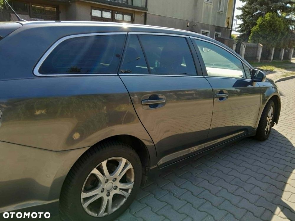 Toyota Avensis 2.0 D-4D - 4
