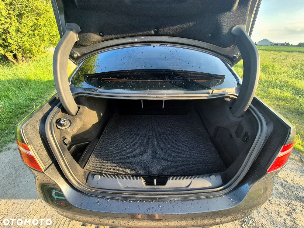 Jaguar XE 20d Prestige - 15