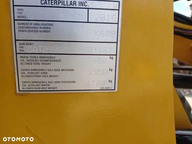 Caterpillar 908M - 8