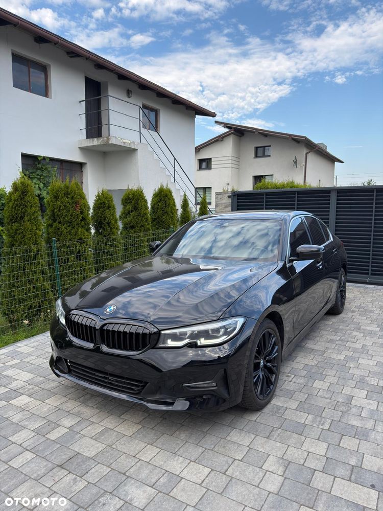 BMW Seria 3 330i xDrive Sport Line - 2