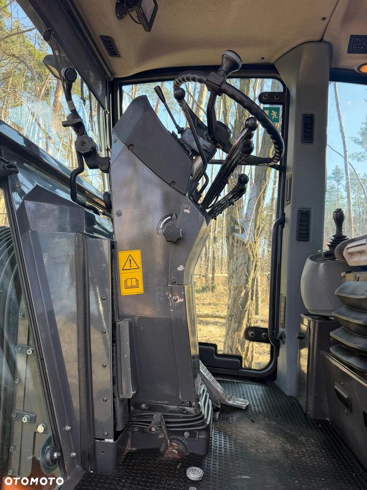 New Holland F 106.7 A - 12