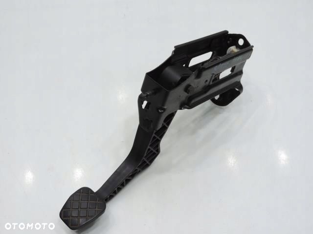 PEDAŁ SPRZĘGŁA AUDI A3 8L - 8