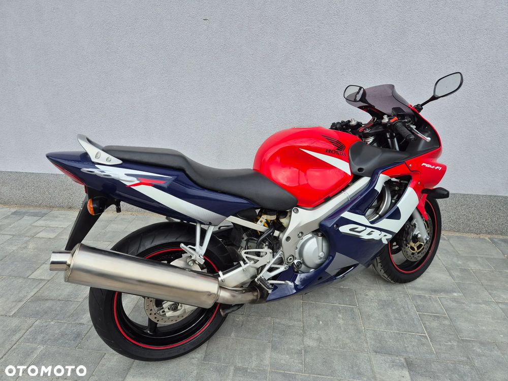 Honda CBR - 3