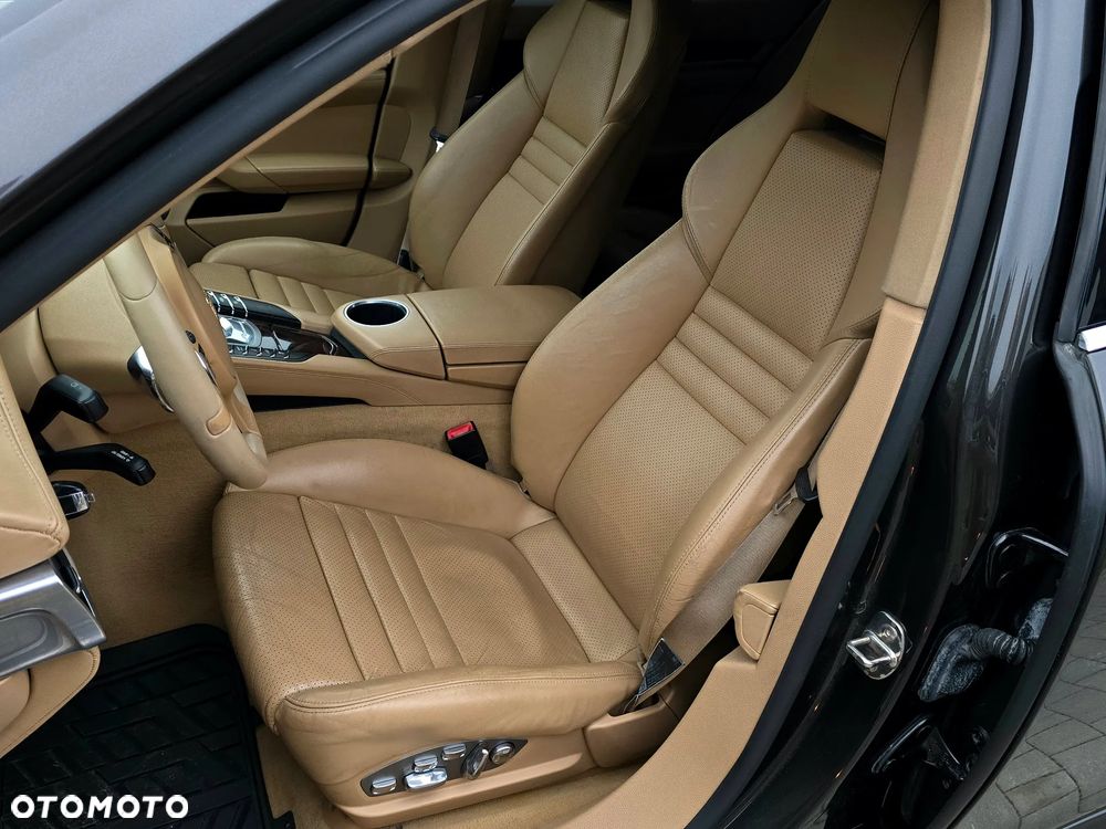 Porsche Panamera 4S PDK - 12