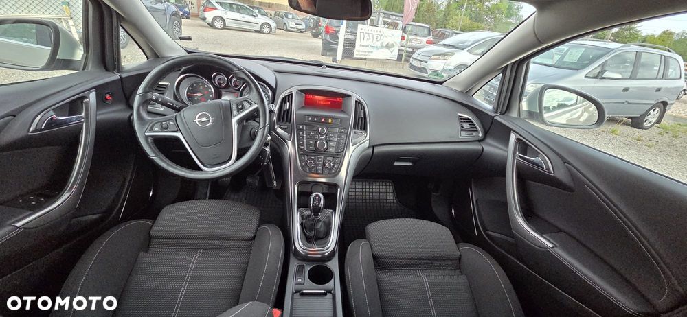 Opel Astra 1.6 T Cosmo - 14