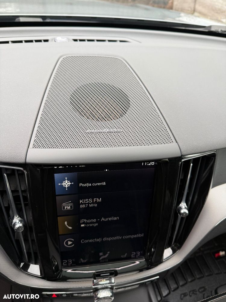 Volvo XC 60 D4 AWD Geartronic RDesign - 12