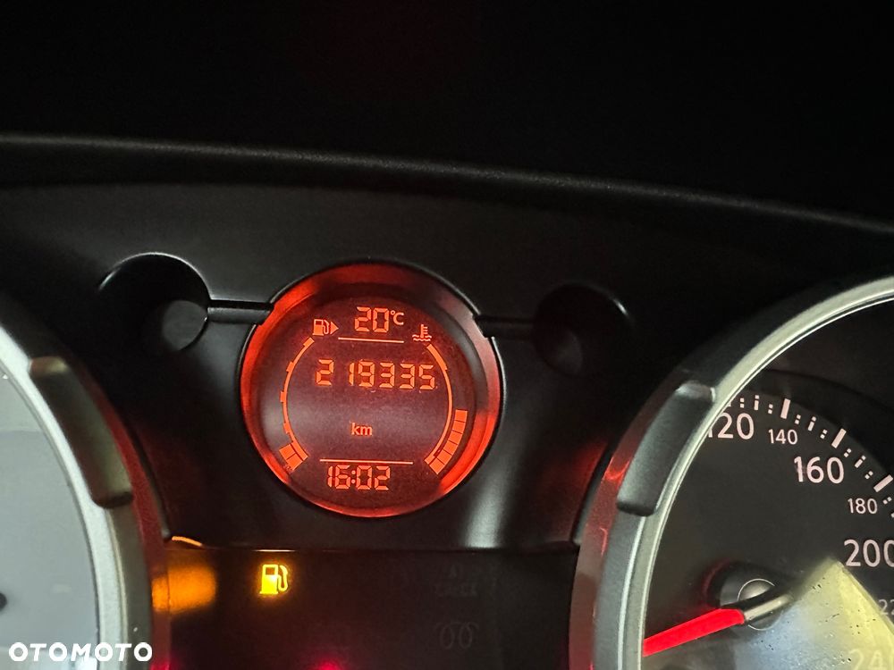 Nissan Qashqai 2.0 dCi DPF acenta - 34