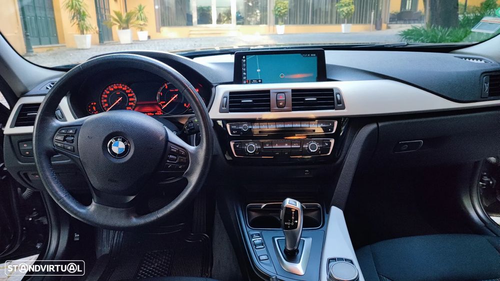 BMW 320 d Touring xDrive Advantage Auto - 7