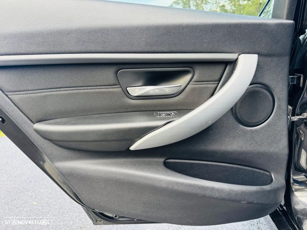 BMW 318 d Sport Line - 34