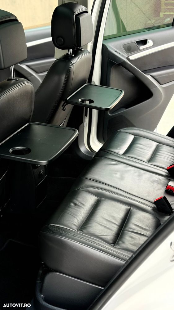 Volkswagen Tiguan 2.0 TDI DPF 4Motion BlueMotion Technology DSG Sport & Style - 14