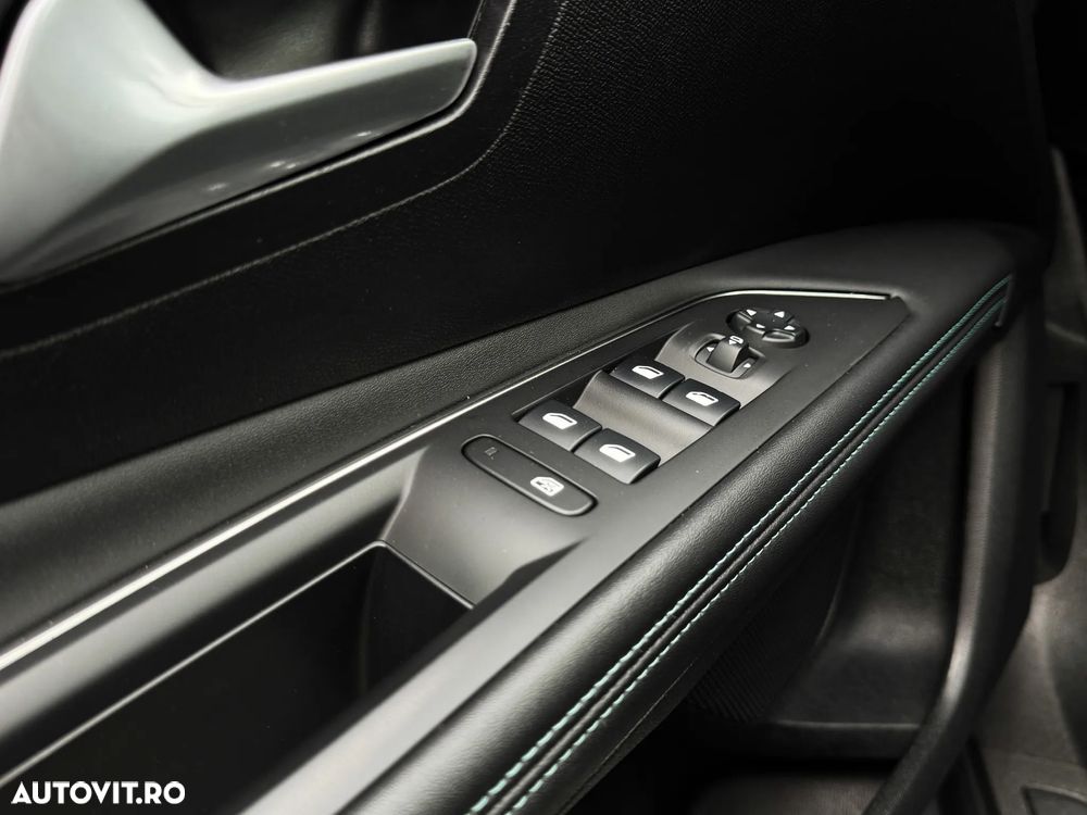 Peugeot 3008 1.2 PureTech S&S EAT8 Allure - 22