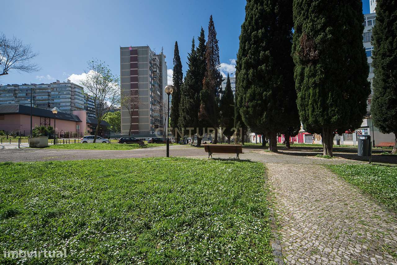 Apartamento T3 para Arrendamento - São Domingos de Benfica, Lisboa - Grande imagem: 2/35