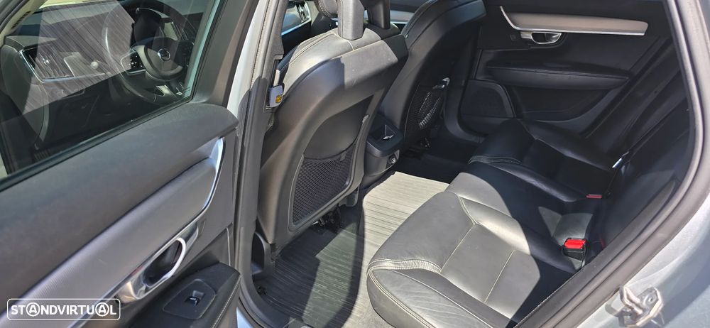 Volvo V90 Cross Country 2.0 D4 Pro AWD Geartronic - 10