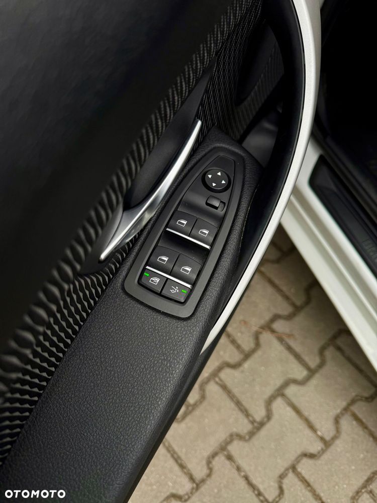 BMW 3GT 320i GPF xDrive Advantage - 16