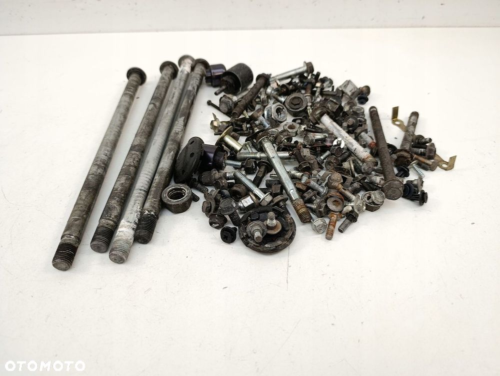 HONDA VARADERO 125 01-06 ŚRUBY - 2