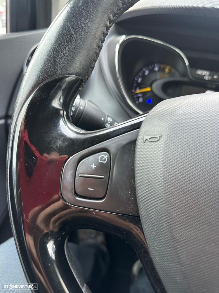 Renault Captur 1.5 dCi EDC - 19