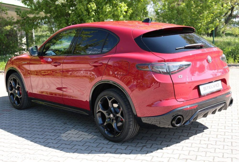 Alfa Romeo Stelvio - 8