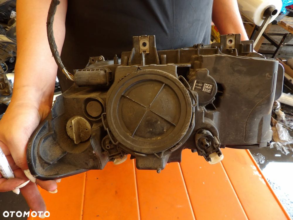 BMW - F30 - H7 - USZKODZONE SZKŁO - PRAWA LAMPA PRZEDNIA  - UK - 7259540 - 8