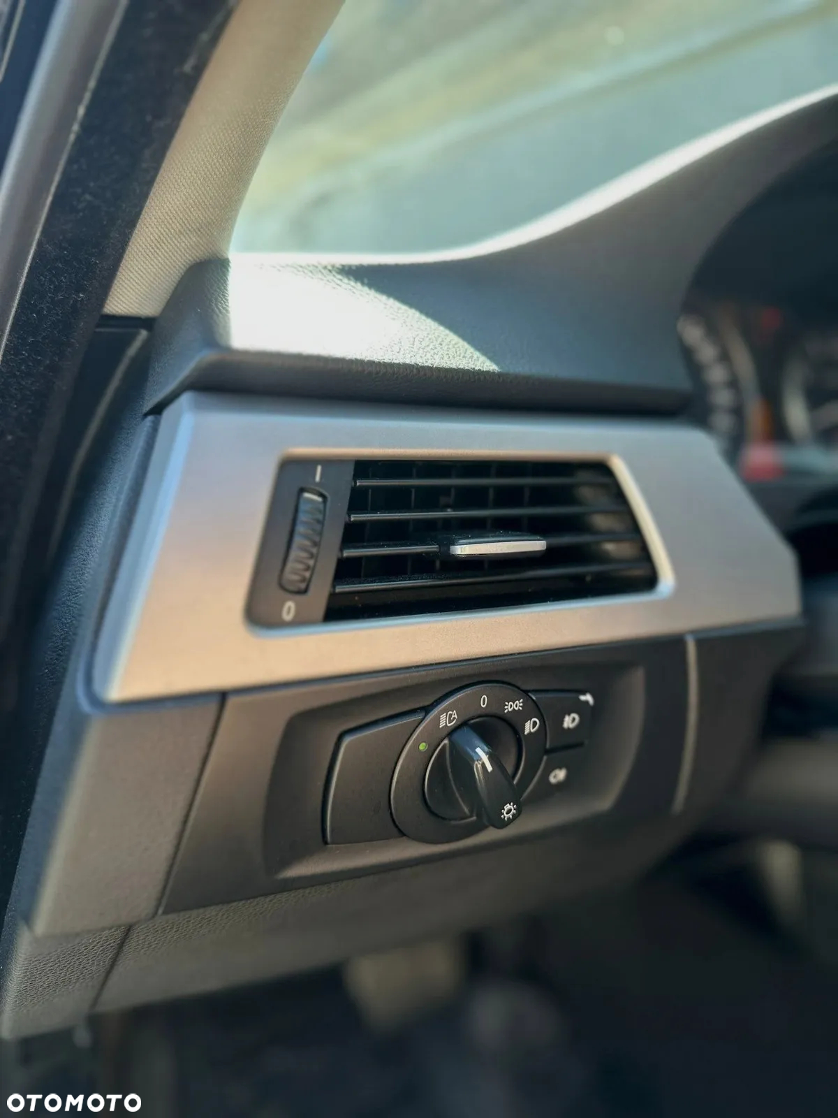 BMW Seria 3 325i - 13