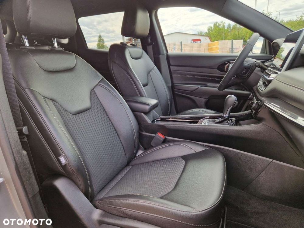 Jeep Compass - 22