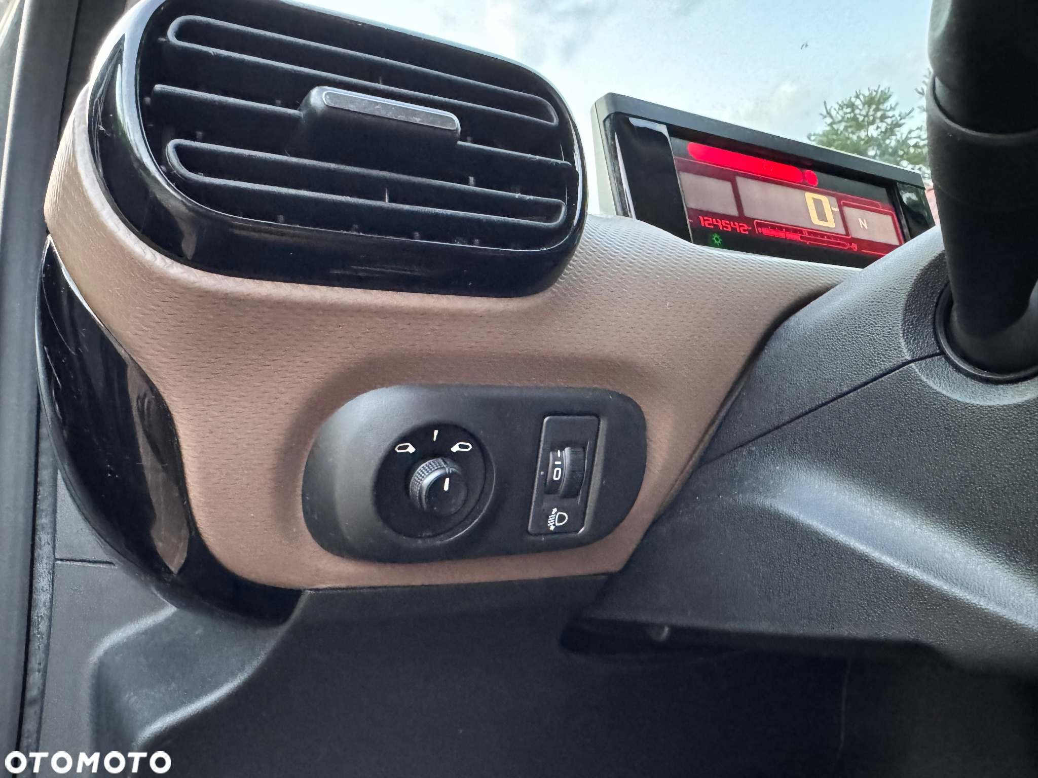 Citroën C4 Cactus 1.2 PureTech Shine S&S ETG - 24