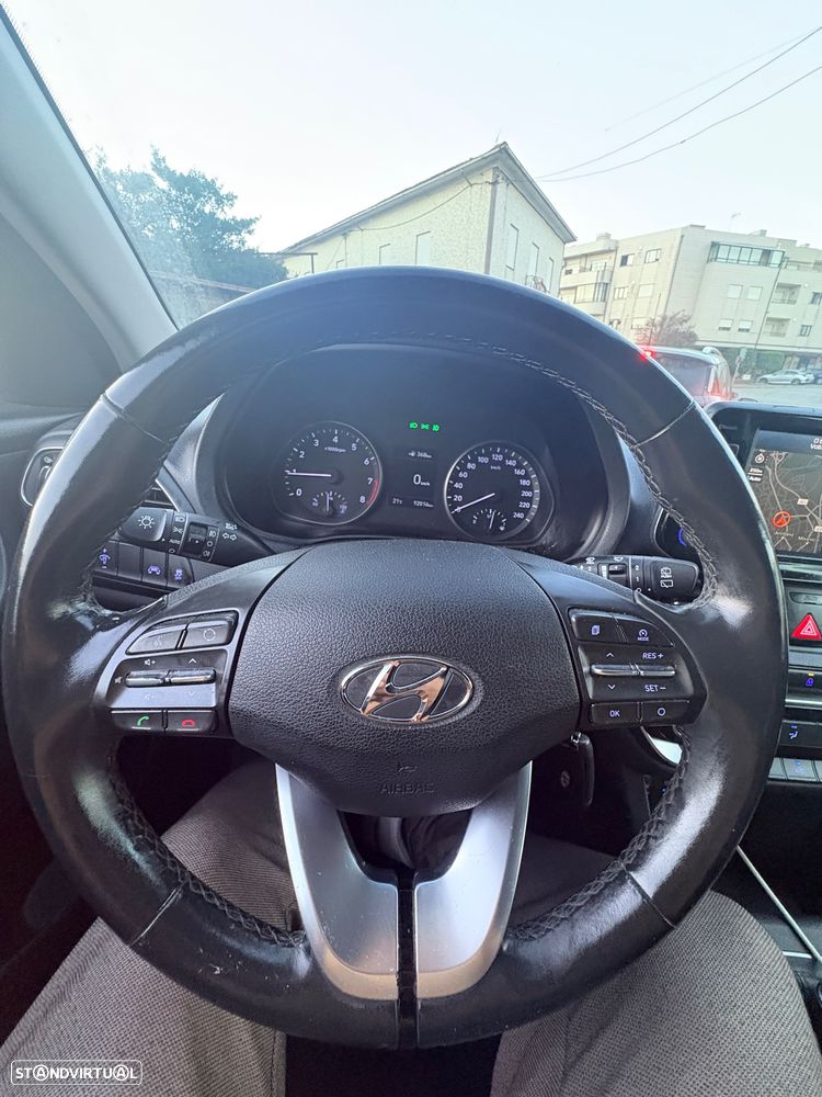 Hyundai i30 CW - 16