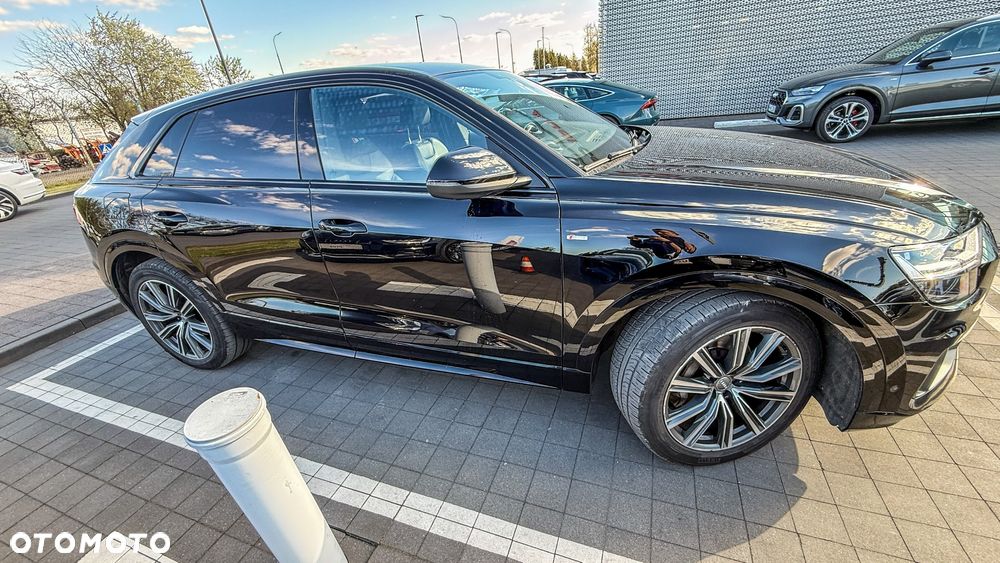 Audi Q8 - 8