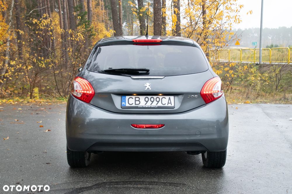 Peugeot 208 1.2 VTi Allure - 23