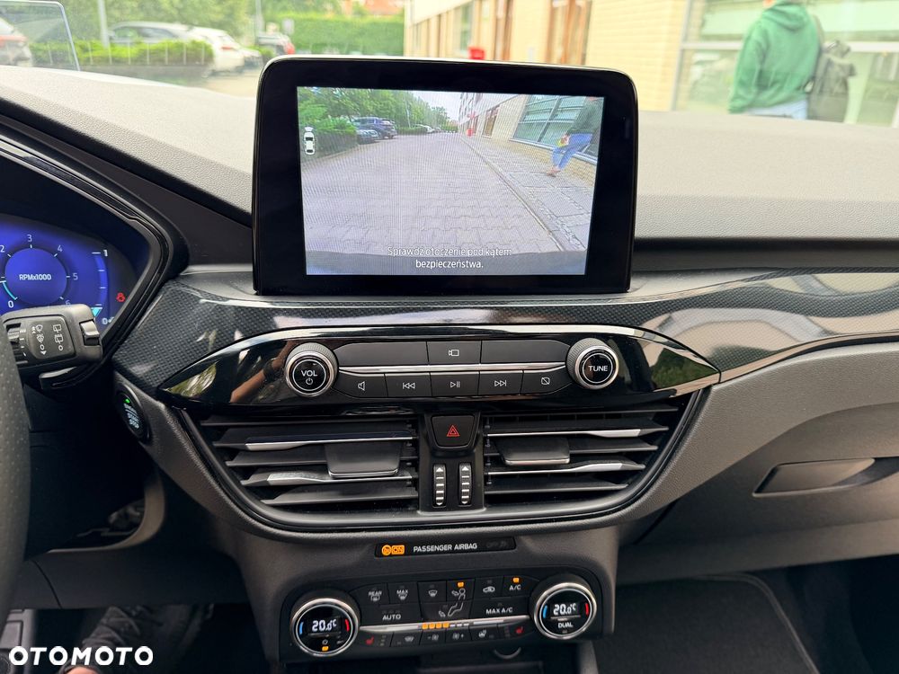 Ford Kuga - 37