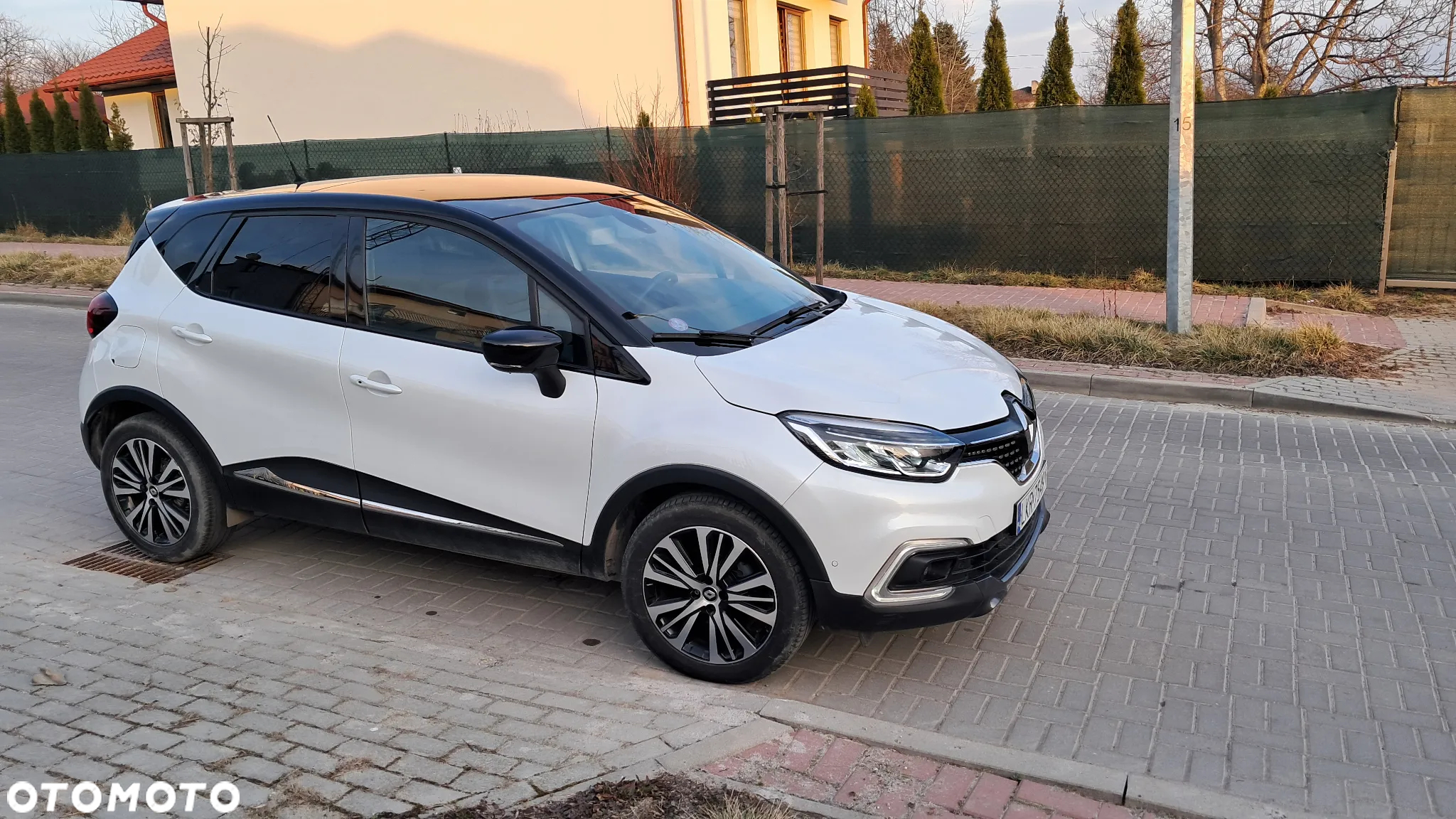 Renault Captur ENERGY TCe 120 Initiale Paris - 3