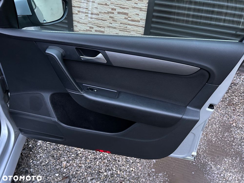 Volkswagen Passat - 10