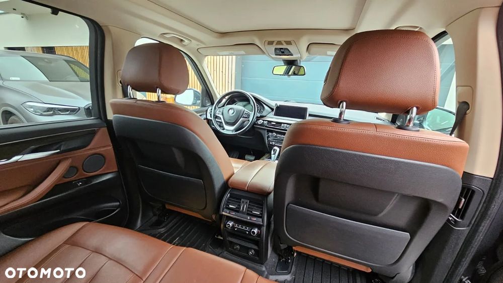 BMW X5 xDrive35i - 13