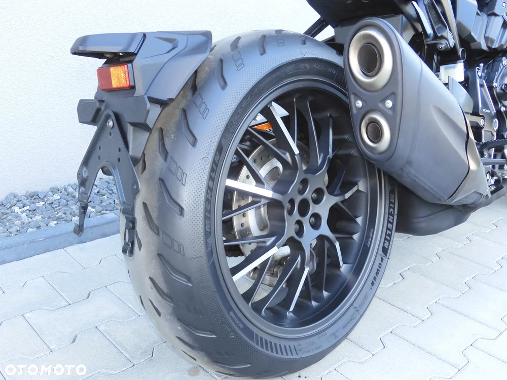 Honda CB - 16