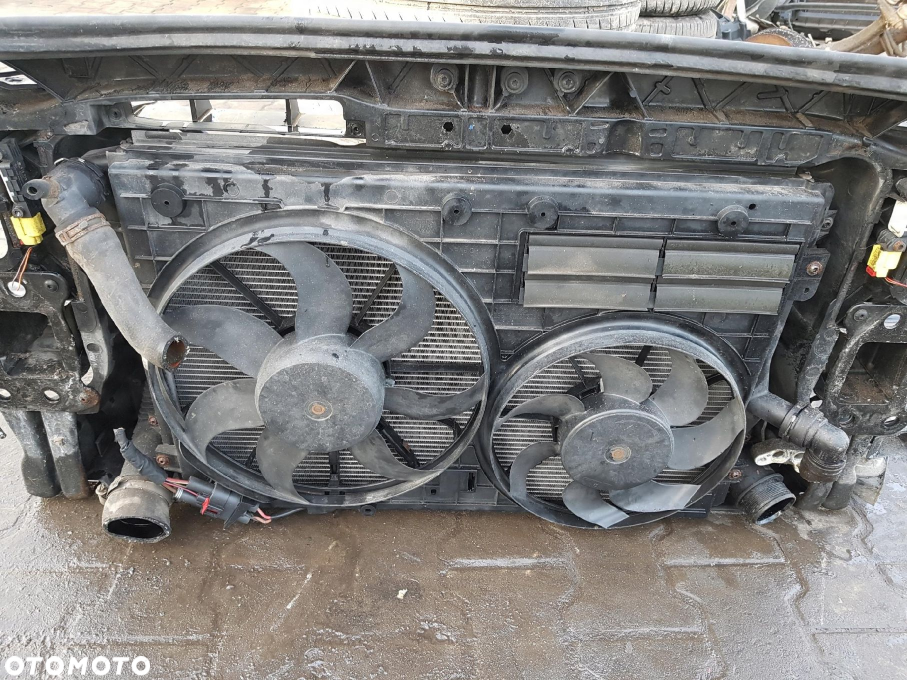 AUDI A3 8P LIFT 08-12r CABRIO 2.0 TDI PAS PRZEDNI CHŁODNICE - 4