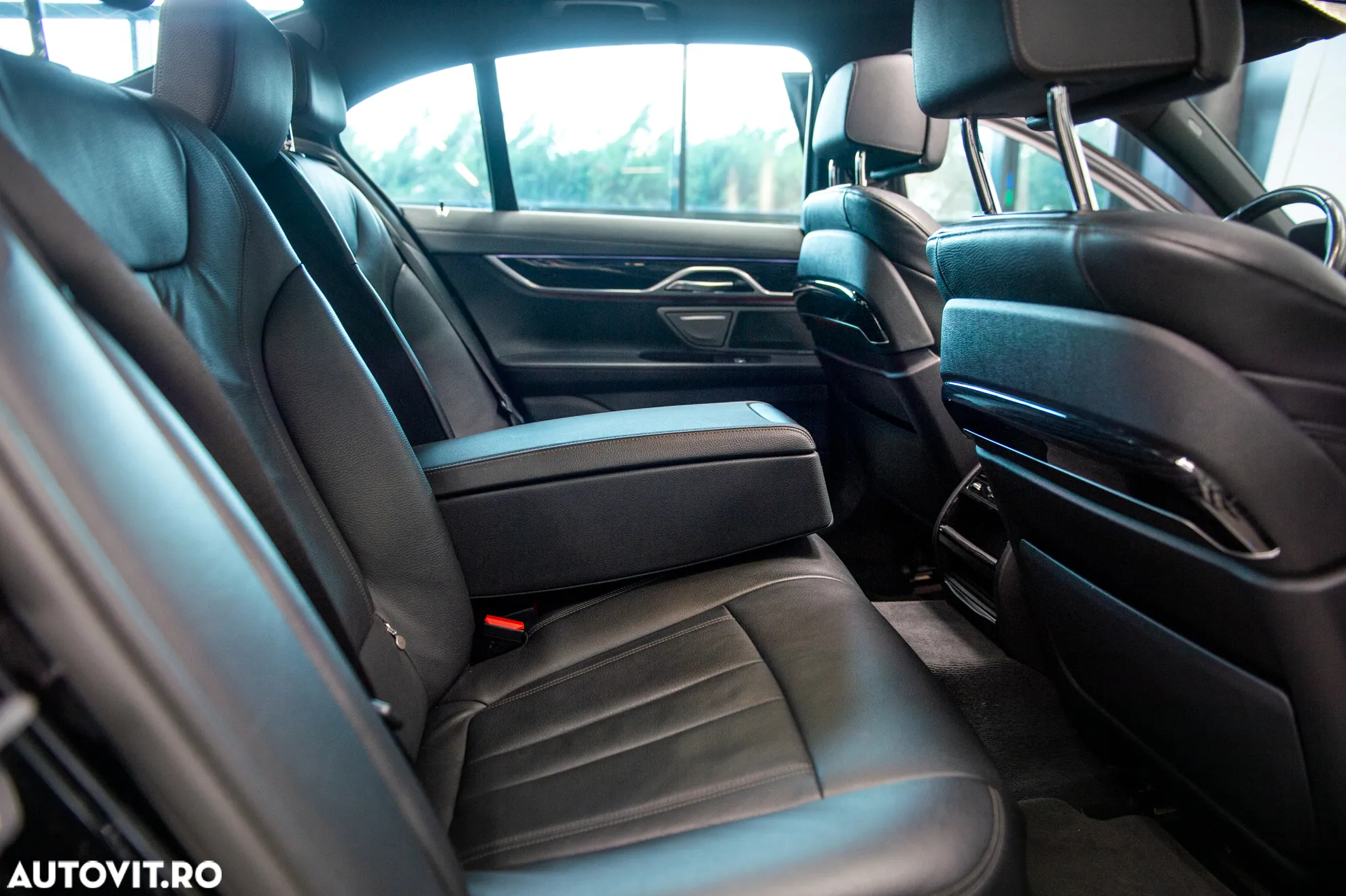 BMW Seria 7 730d xDrive MHEV - 8