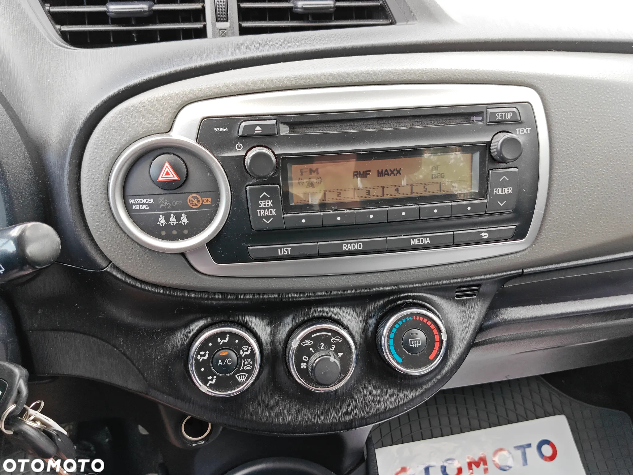 Toyota Yaris 1.0 Entry - 24