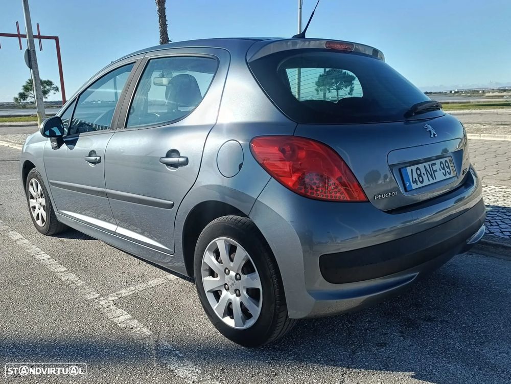 Peugeot 207 - 2