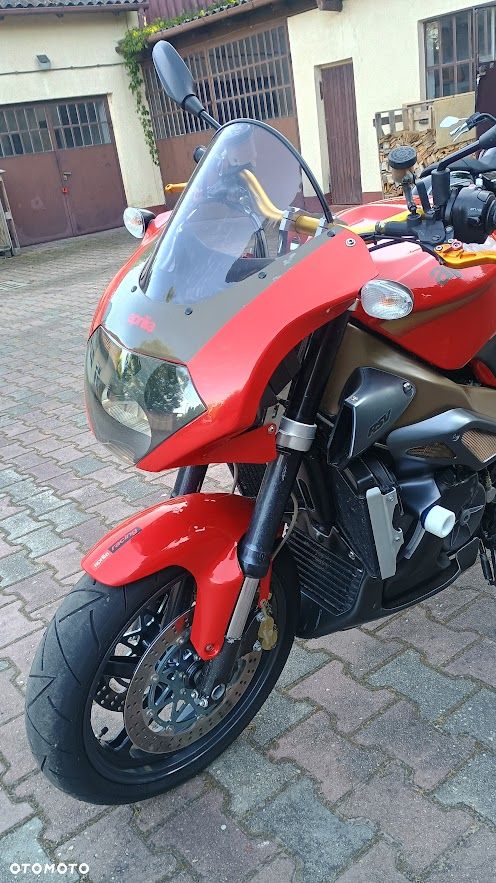 Aprilia Tuono - 15