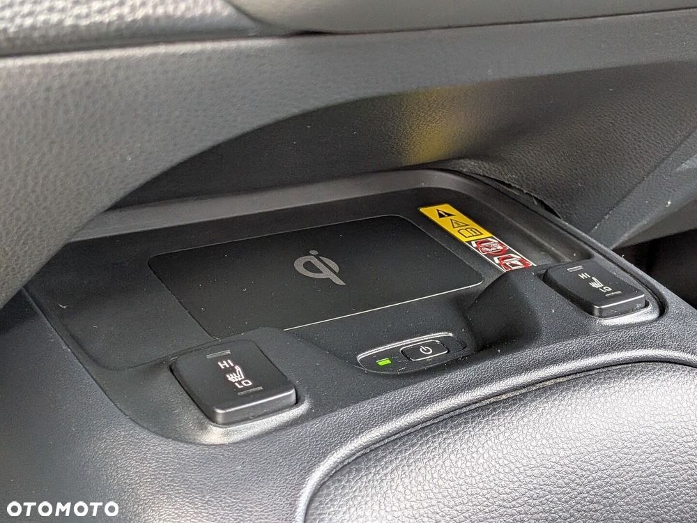 Toyota Corolla 1.8 Hybrid Comfort - 28