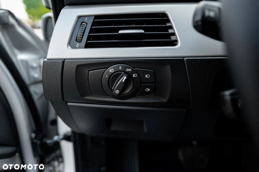 BMW Seria 3 330xi - 35