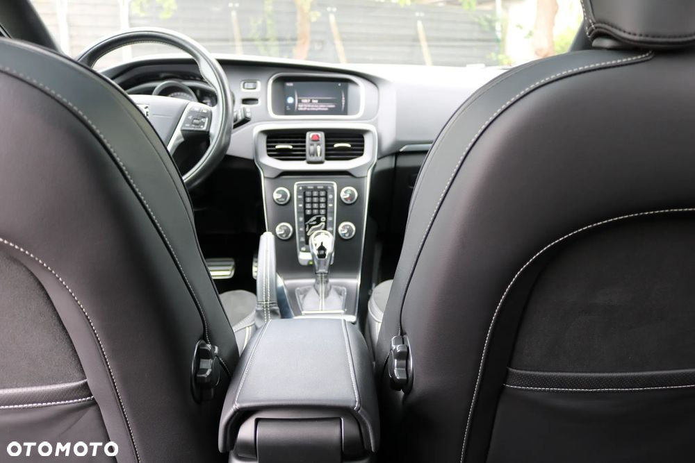 Volvo V40 D3 Drive-E R-Design Momentum - 8
