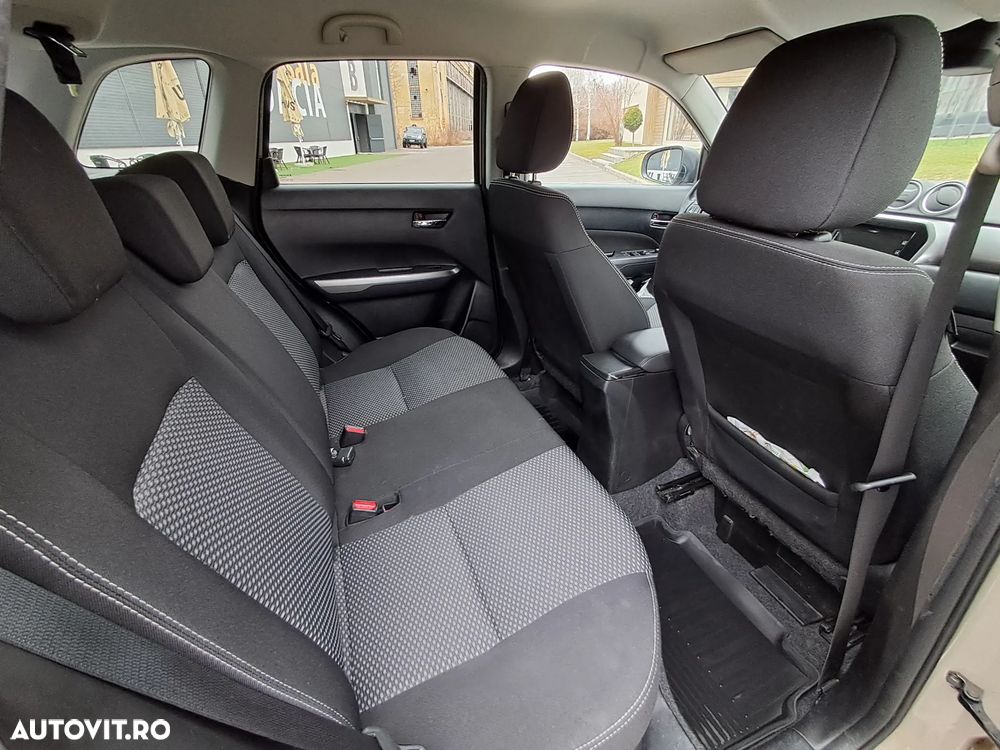 Suzuki Vitara 1.4 Boosterjet MHEV Passion - 9