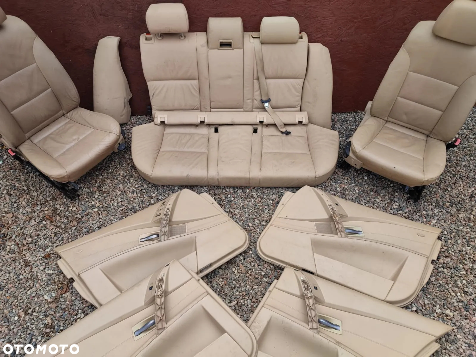 BMW E61. ORYGINALNE KOMPLETNE WNĘTRZE W KOLORZE BEŻOWYM ( FOTELE PRZEDNIE + KANAPA TYŁ + BOCZKI ) EUROPA O NR: 7 076 167 / 7 076 168 / 7 078 729 / 7 078 730 / 7 112 931 / 7 136 060 OEM. W DOBRYM STANIE. - 2